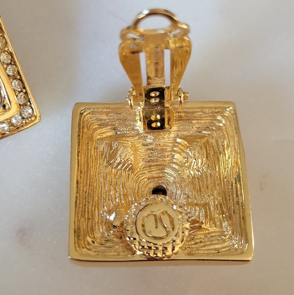 ST. JOHN LOT- Earrings, Brooch & Key Chain! - Picture 7 of 13